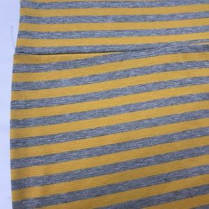 New with tags LuLaRoe Cassie skirt!